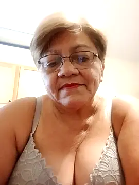 Snapshot of Madrastrahot69 chatting on February 19, 6:59 pm Madrastrahot69 online show from February 19, 6:59 pm