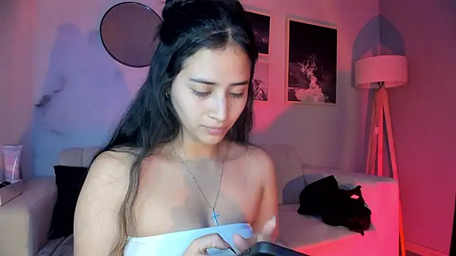 lara madisson online show from February 10, 5:33 am