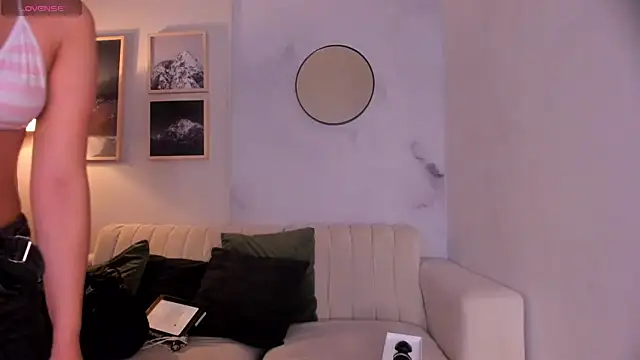 Snapshot of lara_madisson chatting on July 16, 5:46 am lara madisson online show from July 16, 5:46 am