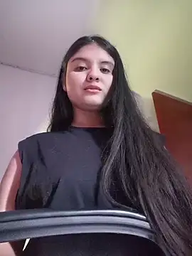 lilpervertgirl online show from April 28, 8:25 pm