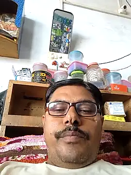 Snapshot of Srmotrs chatting on September 9, 8:25 am Srmotrs online show from September 9, 8:25 am