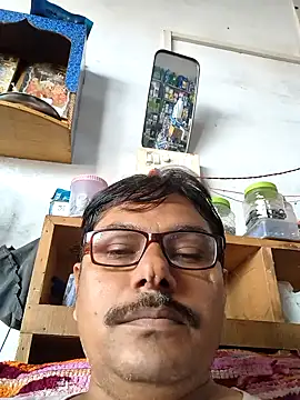 Snapshot of Srmotrs chatting on September 26, 10:08 am Srmotrs online show from September 26, 10:08 am
