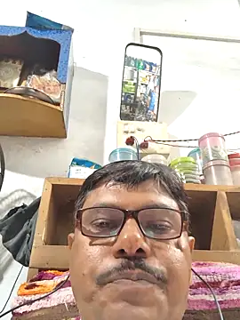 Snapshot of Srmotrs chatting on September 29, 2:44 pm Srmotrs online show from September 29, 2:44 pm