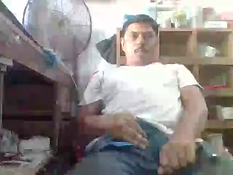 Snapshot of Srmotrs chatting on October 1, 11:49 am Srmotrs online show from October 1, 11:49 am