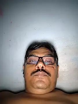Snapshot of Srmotrs chatting on October 9, 7:45 pm Srmotrs online show from October 9, 7:45 pm