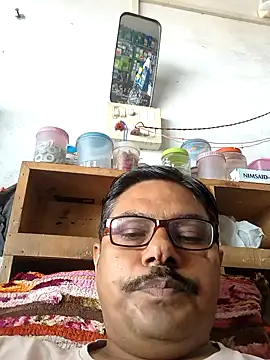 Snapshot of Srmotrs chatting on October 11, 5:17 am Srmotrs online show from October 11, 5:17 am