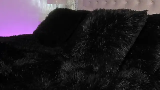 Snapshot of Kev_jenner chatting on February 12, 2:14 am Kev jenner online show from February 12, 2:14 am