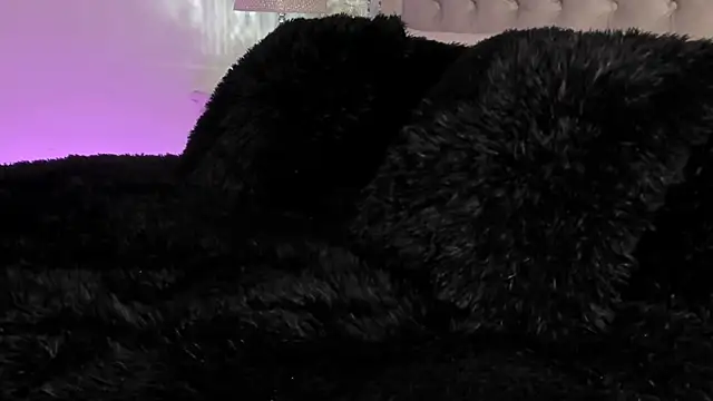 Snapshot of Kev_jenner chatting on February 14, 2:28 am Kev jenner online show from February 14, 2:28 am