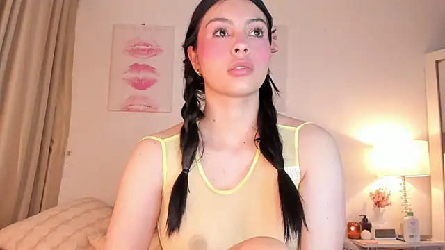 Snapshot of halseycox___ chatting on May 28, 5:38 am halseycox online show from May 28, 5:38 am