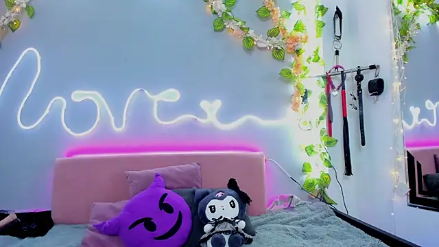 Snapshot of YouliteSllut2 chatting on January 16, 8:46 pm YouliteSllut2 online show from January 16, 8:46 pm