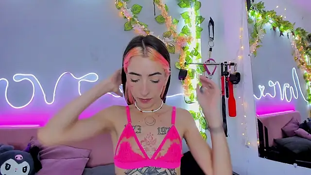 Snapshot of YouliteSllut2 chatting on January 27, 11:00 pm YouliteSllut2 online show from January 27, 11:00 pm