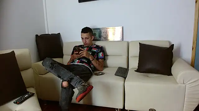 Snapshot of parejacaliente20154 chatting on March 6, 2:08 pm parejacaliente20154 online show from March 6, 2:08 pm