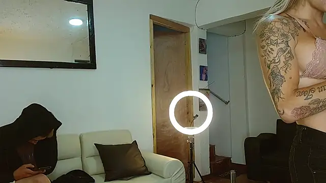 Snapshot of parejacaliente20154 chatting on March 12, 12:04 pm parejacaliente20154 online show from March 12, 12:04 pm