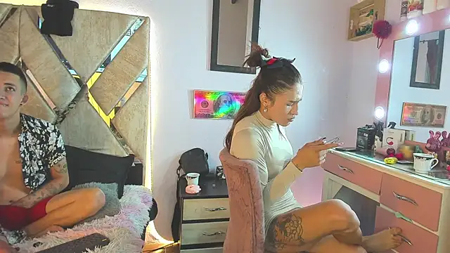 Snapshot of parejacaliente20154 chatting on November 13, 12:37 pm parejacaliente20154 online show from November 13, 12:37 pm