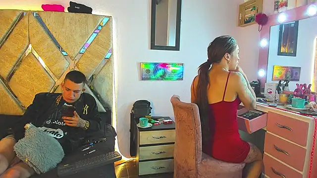 Snapshot of parejacaliente20154 chatting on November 14, 9:08 am parejacaliente20154 online show from November 14, 9:08 am