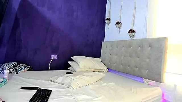 Leamonroe   online show from February 27, 1:11 pm