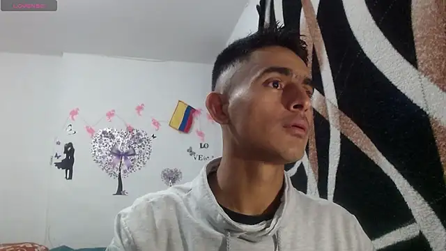 Snapshot of maria_and_angel chatting on December 22, 1:12 am maria and angel online show from December 22, 1:12 am