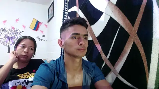 Snapshot of maria_and_angel chatting on December 27, 1:53 am maria and angel online show from December 27, 1:53 am