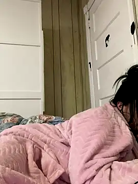 kriztal pretty online show from December 5, 2:58 pm