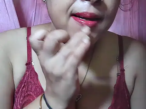 LOVERIAKOL online show from June 4, 8:42 am