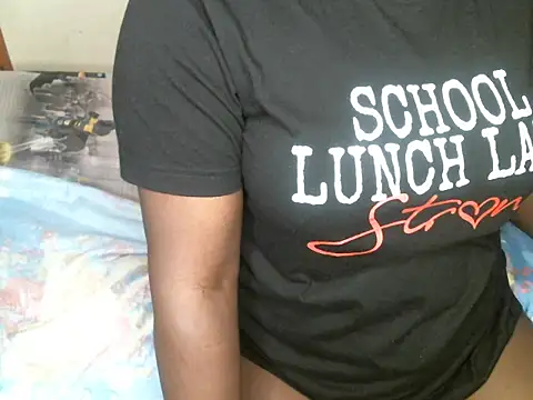 Snapshot of Blackqueen341 chatting on June 25, 1:05 am Blackqueen341 online show from June 25, 1:05 am