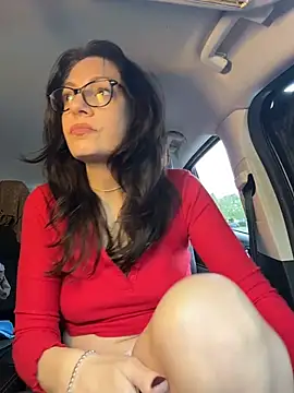 BeautifulMesss online show from May 3, 3:40 pm