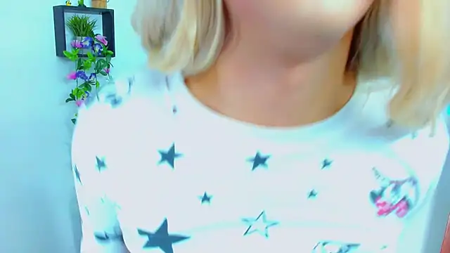 Snapshot of TaylorMon chatting on July 28, 11:58 pm TaylorMon online show from July 28, 11:58 pm