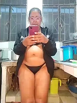 Snapshot of sorbetico_perverse chatting on February 5, 11:17 pm sorbetico perverse online show from February 5, 11:17 pm