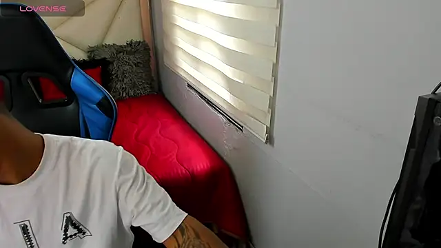 Backsex boy online show from October 31, 3:35 pm