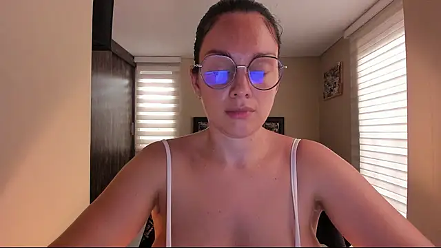 Snapshot of anabel_025 chatting on May 17, 8:27 pm anabel 025 online show from May 17, 8:27 pm