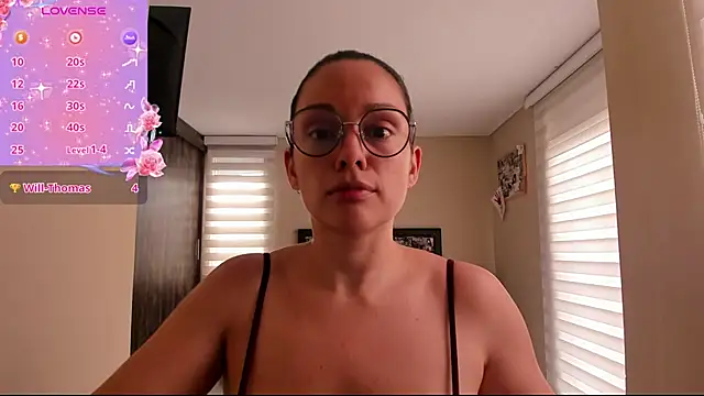 Snapshot of anabel_025 chatting on June 9, 3:01 pm anabel 025 online show from June 9, 3:01 pm