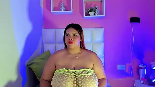 Snapshot of Alanna_hot3 chatting on May 16, 2:38 pm Alanna hot3 online show from May 16, 2:38 pm