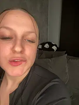 riri bstvx online show from February 22, 9:04 pm