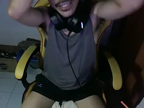 Snapshot of cloudyth1994 chatting on September 11, 12:05 pm cloudyth1994 online show from September 11, 12:05 pm