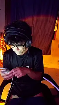 cloudyth1994 online show from June 18, 8:02 pm