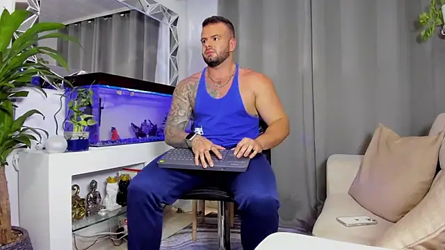 Johnnygrayson1 online show from December 26, 8:21 pm