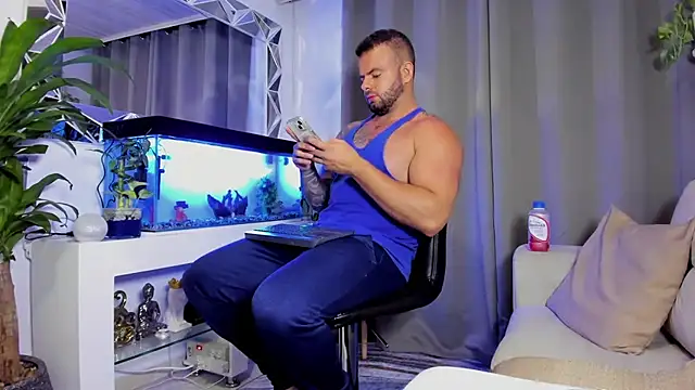 Johnnygrayson1 online show from December 26, 11:46 pm