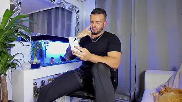 Johnnygrayson1 online show from December 28, 12:26 am