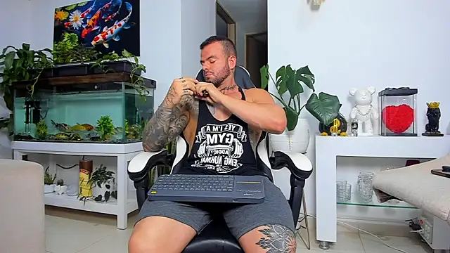 Johnnygrayson1 online show from November 7, 12:43 am