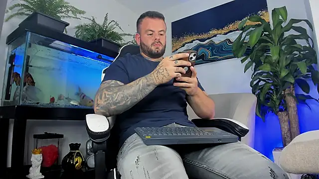Johnnygrayson1 online show from June 20, 12:47 am