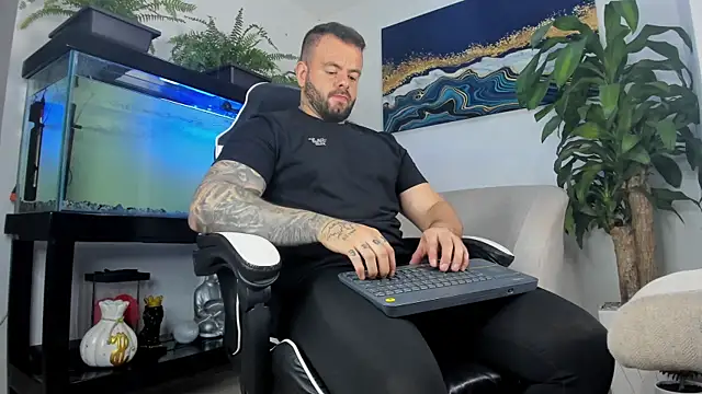 Johnnygrayson1 online show from June 21, 1:30 am