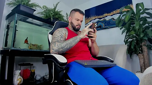Johnnygrayson1 online show from July 6, 11:18 pm