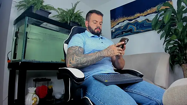 Johnnygrayson1 online show from July 16, 12:16 am