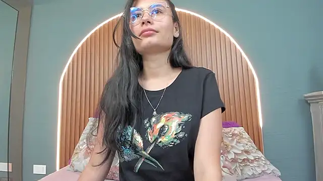 NayeCloud online show from February 7, 3:43 am