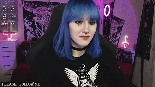 little Elika online show from December 6, 9:57 pm