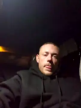 Snapshot of dadyyD95 chatting on February 4, 4:48 am dadyyD95 online show from February 4, 4:48 am