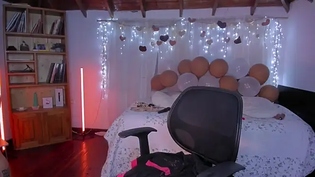 CuteRomi online show from February 18, 1:56 am