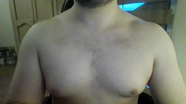 Snapshot of Himbo_fox chatting on December 23, 12:19 am Himbo fox online show from December 23, 12:19 am