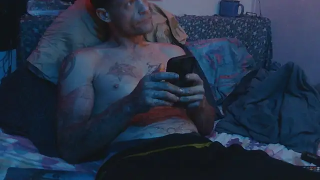 TheOneYouLove69 online show from November 9, 8:18 pm