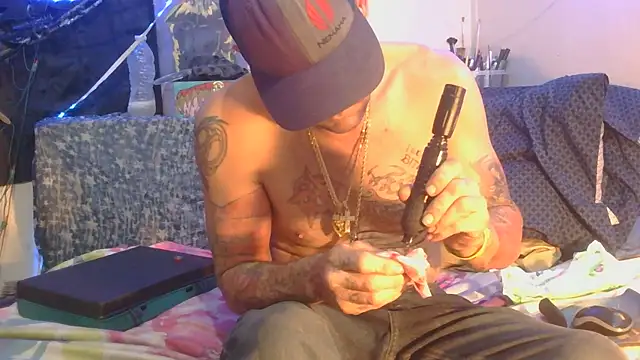 TheOneYouLove69 online show from November 17, 7:14 am